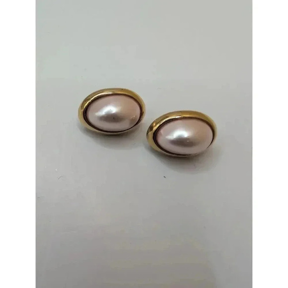 💖 Sorrelli Vintage-Style Faux Pearl Gold-Tone Clip-On Earrings - Picture 4 of 5
